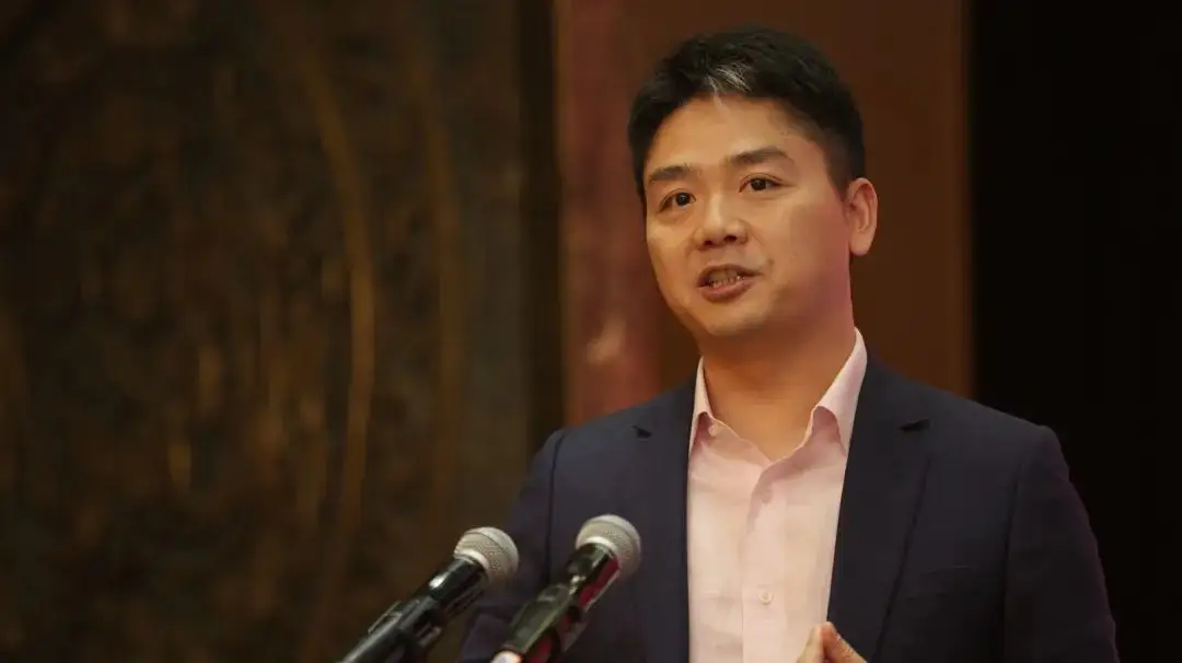 作为京东的”掌舵者”，刘强东深入探索数实融合发展