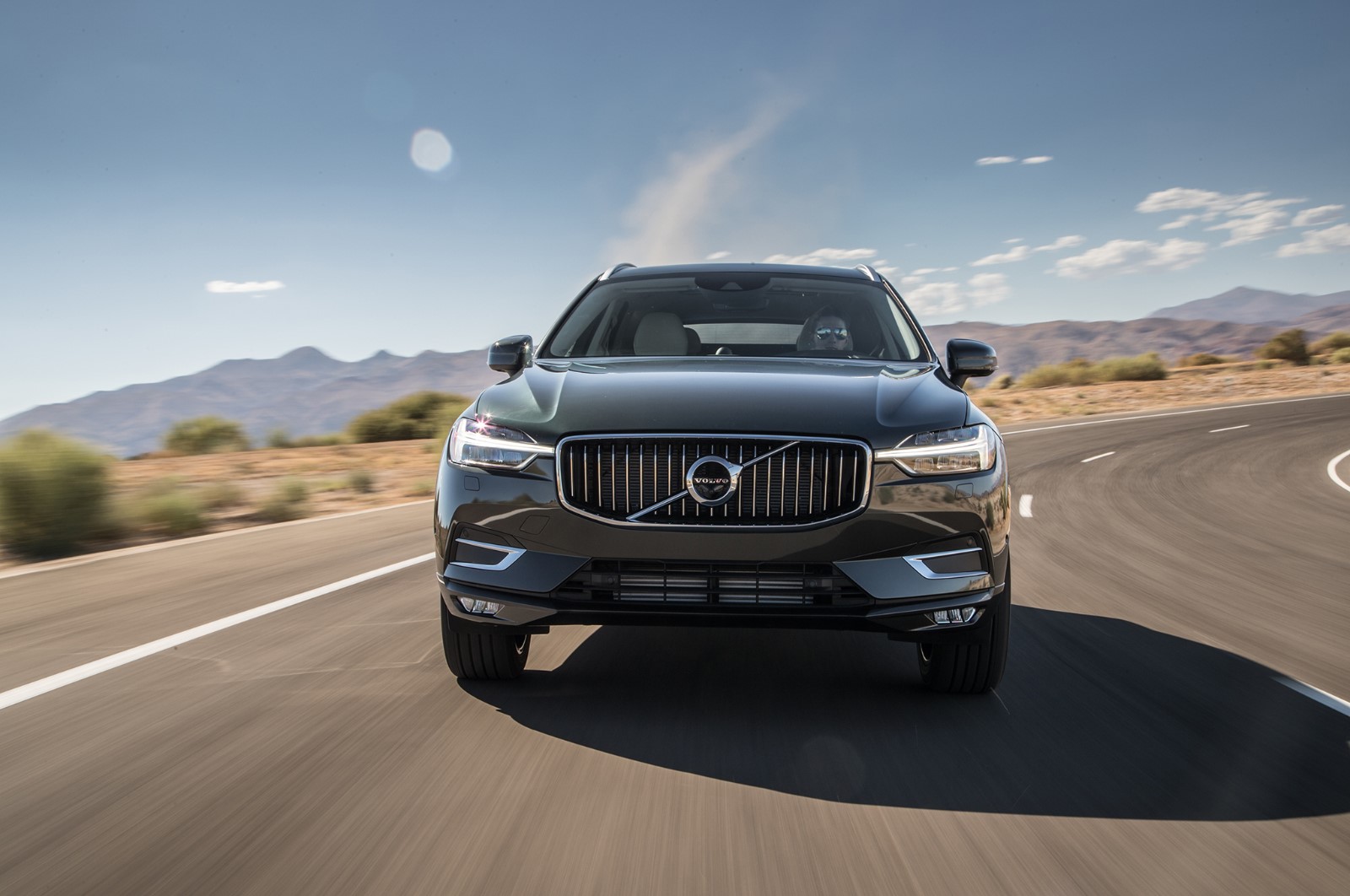 上海车展沃尔沃发布新款XC60,升级内核,全系加入48V轻混技术 上海车展沃尔沃发布新款XC60,升级内核,全系加入48V轻混技术